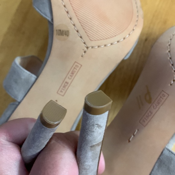 Vince Camuto Carlotte tan suede heels size 10 M like new NWOT pointed toe 4”heel - Picture 7 of 12